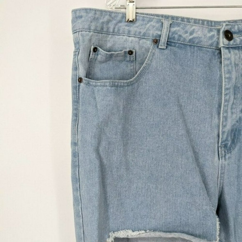 Liquor N Poker Curve 18 Light Wash Blue Distressed Jeans 100% Cotton Plus Size - Picture 3 of 13